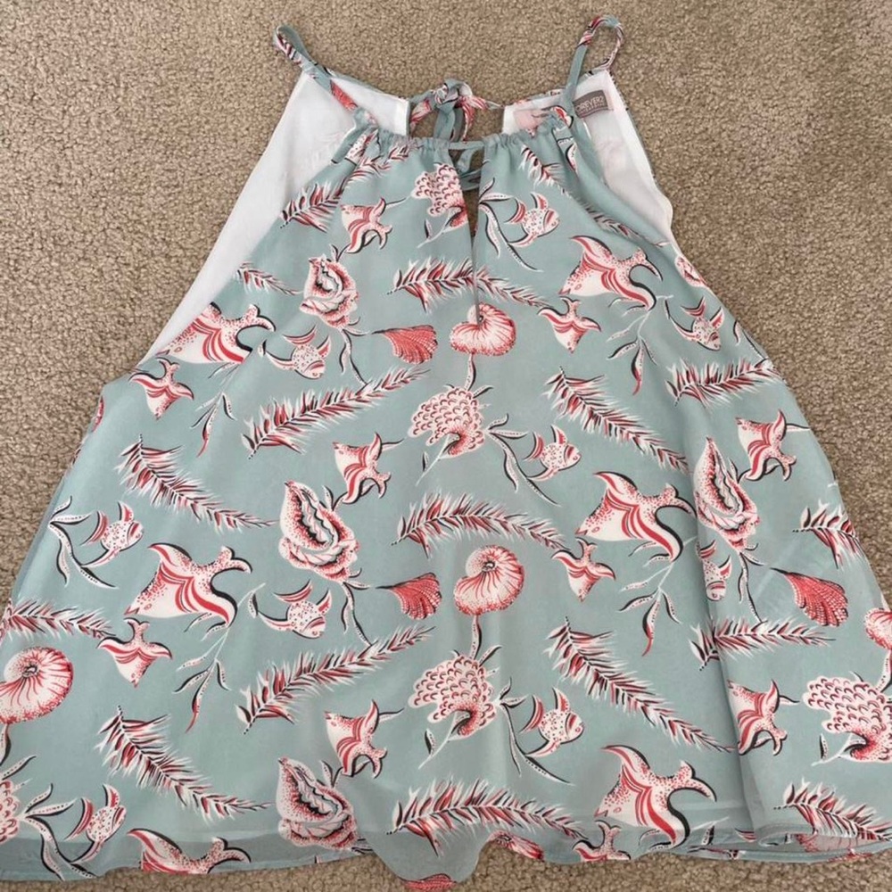 Underwater tank top
